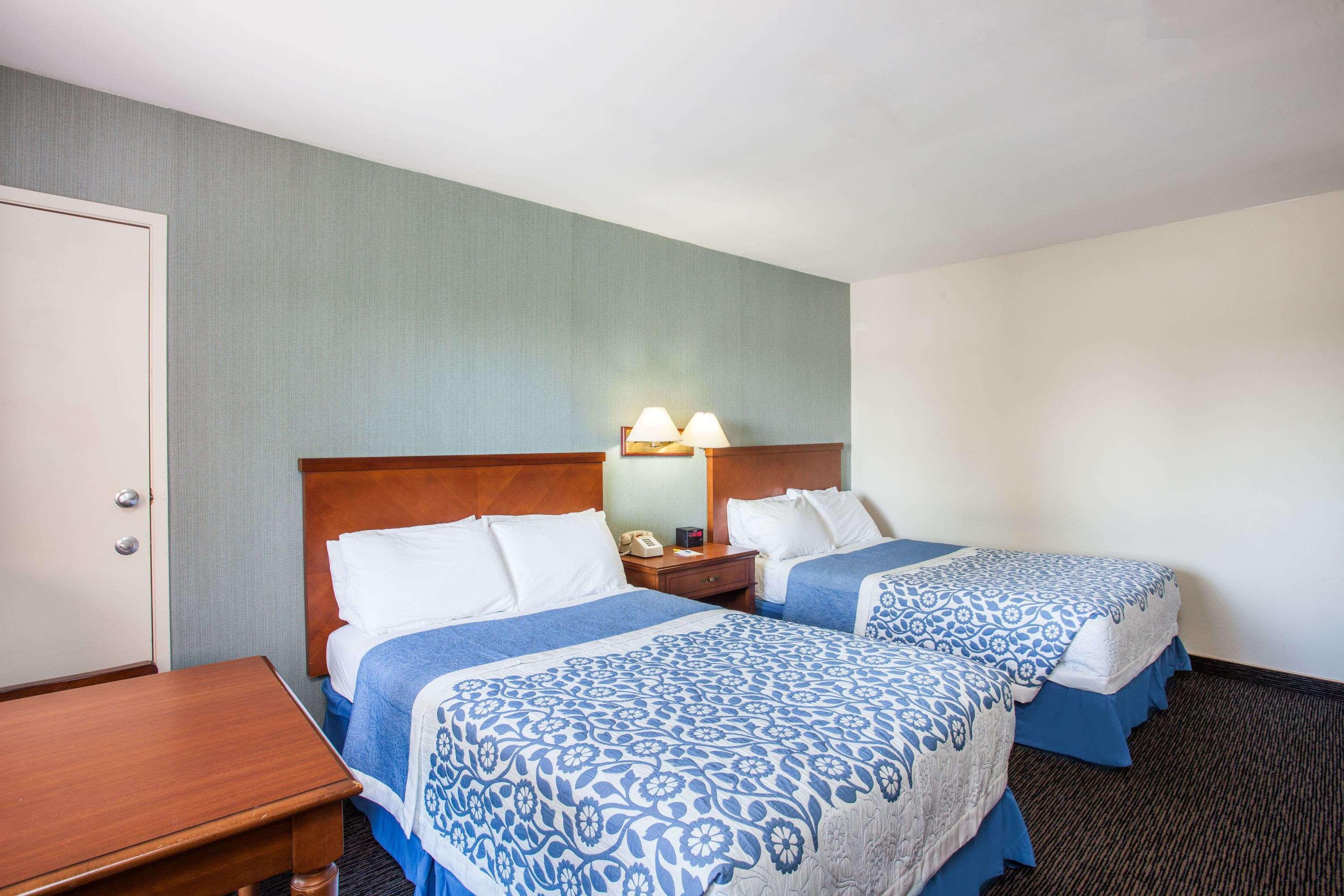 Days Inn By Wyndham Anaheim Near The Park Kültér fotó