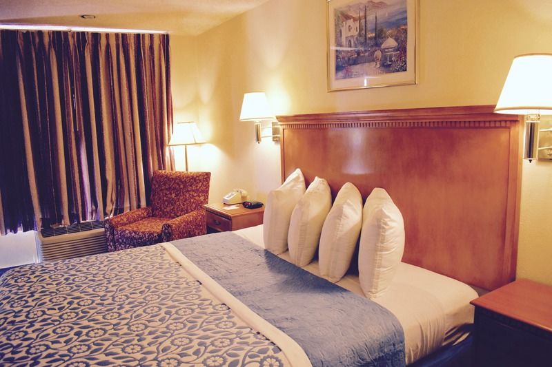 Days Inn By Wyndham Anaheim Near The Park Kültér fotó