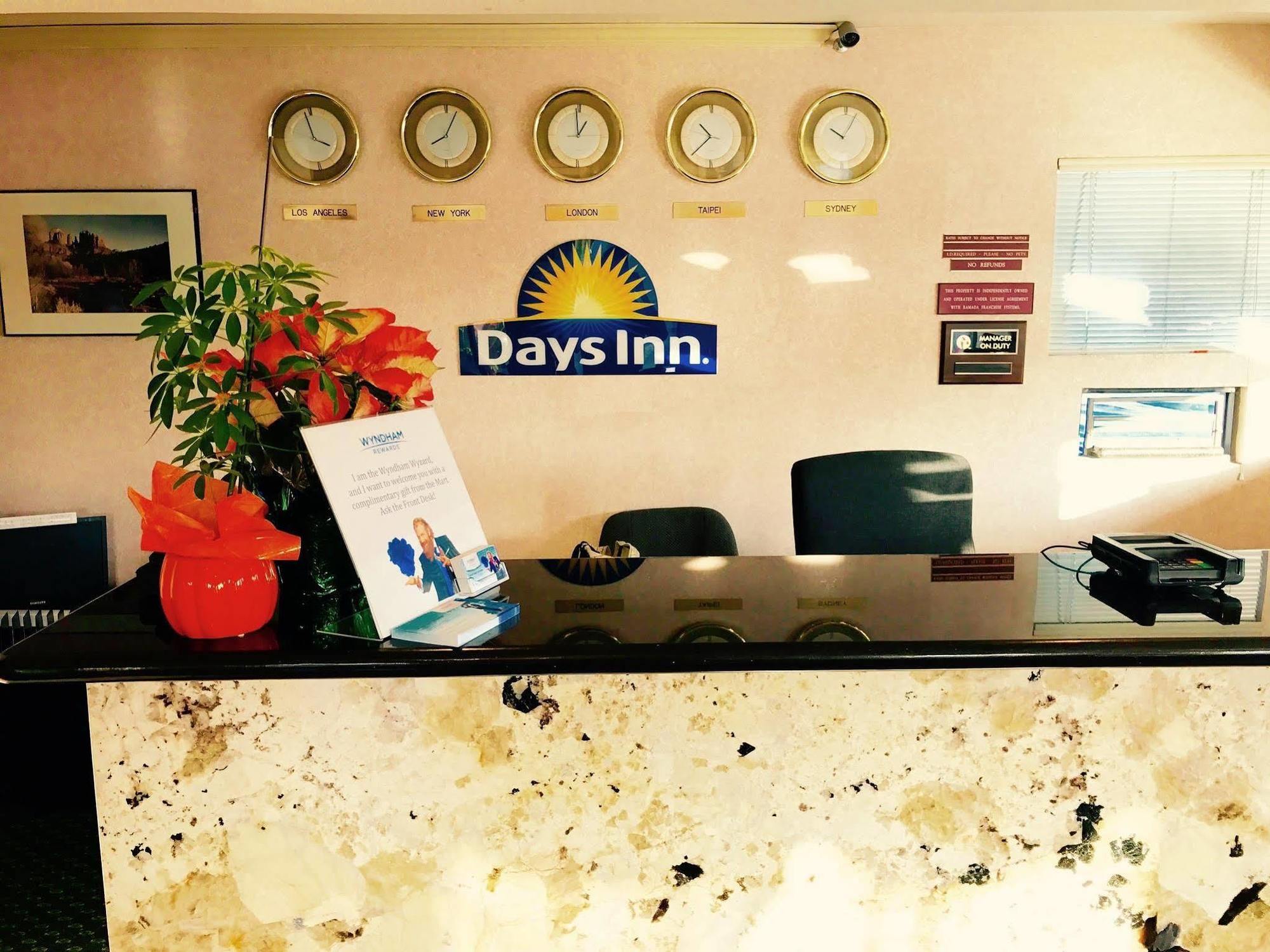 Days Inn By Wyndham Anaheim Near The Park Kültér fotó