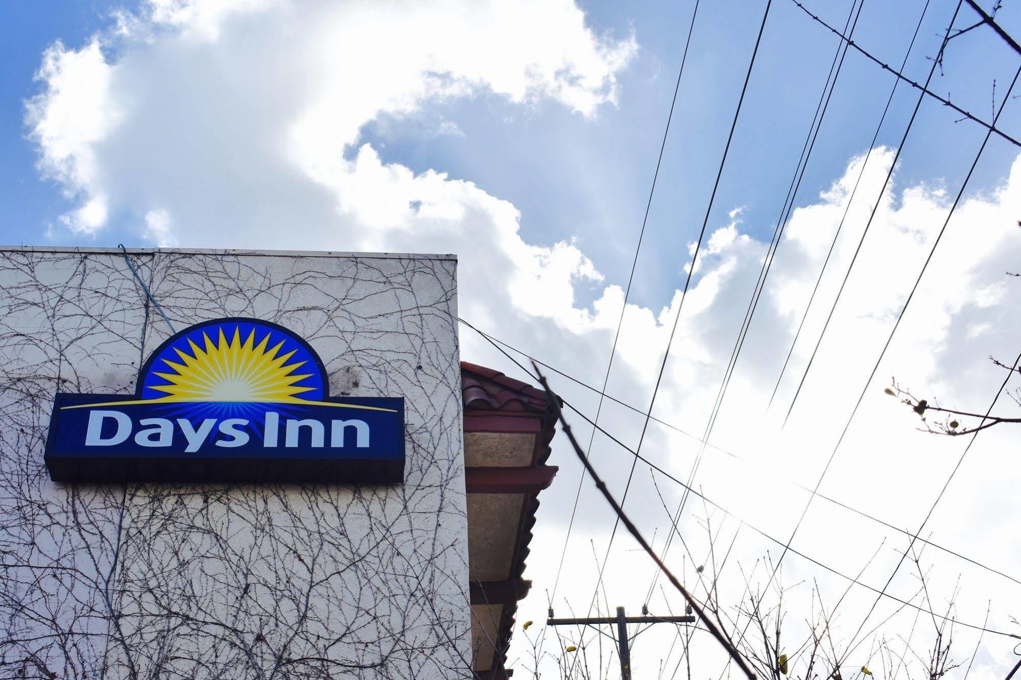 Days Inn By Wyndham Anaheim Near The Park Kültér fotó