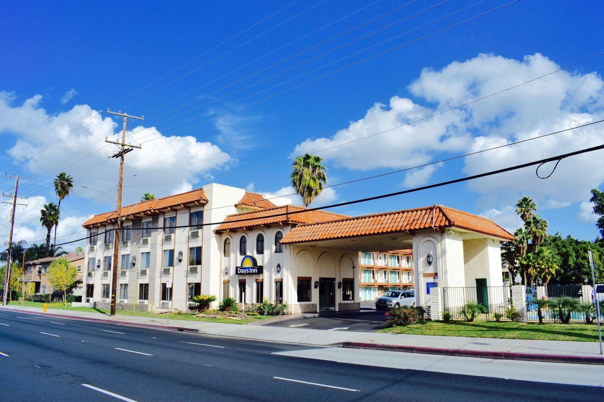 Days Inn By Wyndham Anaheim Near The Park Kültér fotó