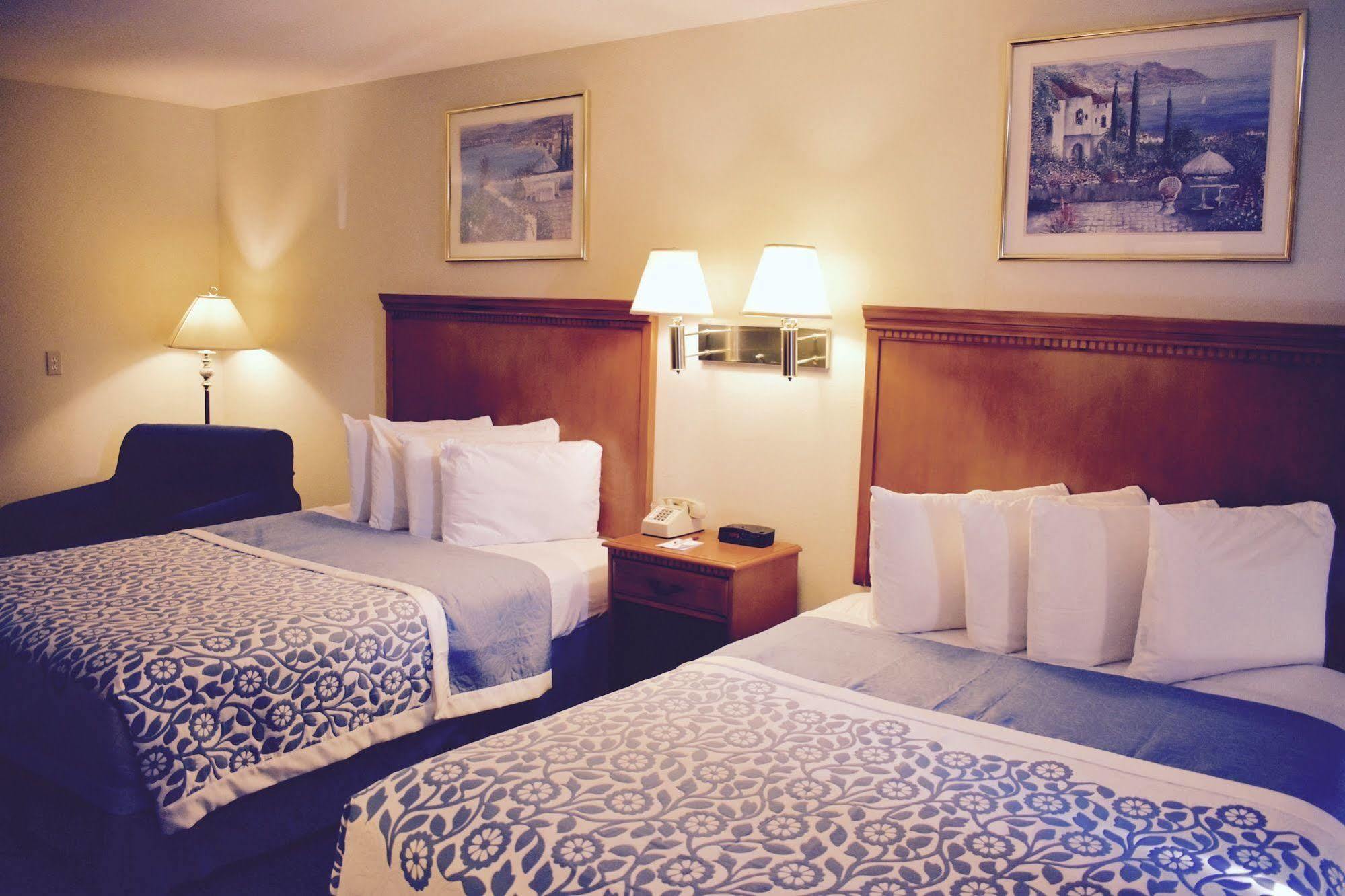 Days Inn By Wyndham Anaheim Near The Park Kültér fotó